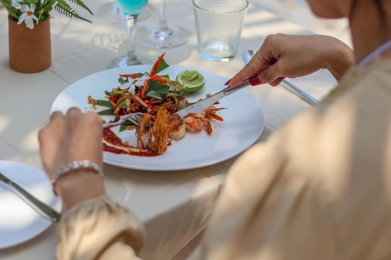 Island Center Point Hotel Đảo Koh Rong Samloem Ngoại thất bức ảnh