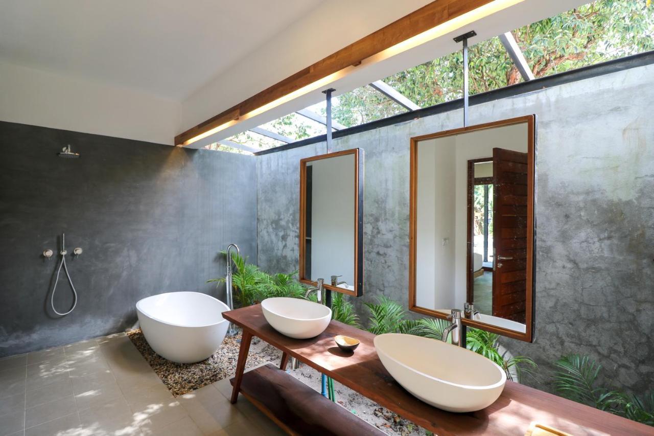 Island Center Point Hotel Đảo Koh Rong Samloem Ngoại thất bức ảnh