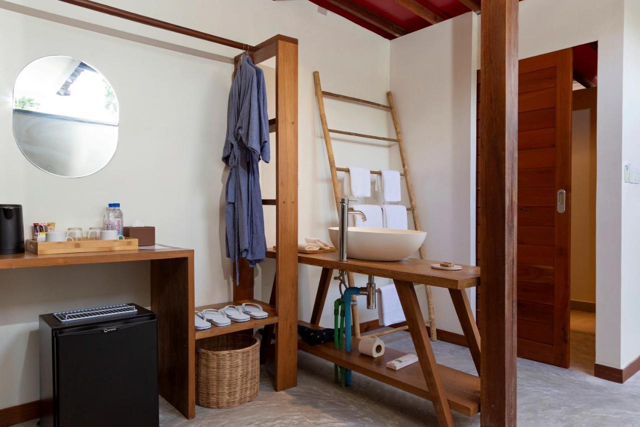 Island Center Point Hotel Đảo Koh Rong Samloem Ngoại thất bức ảnh