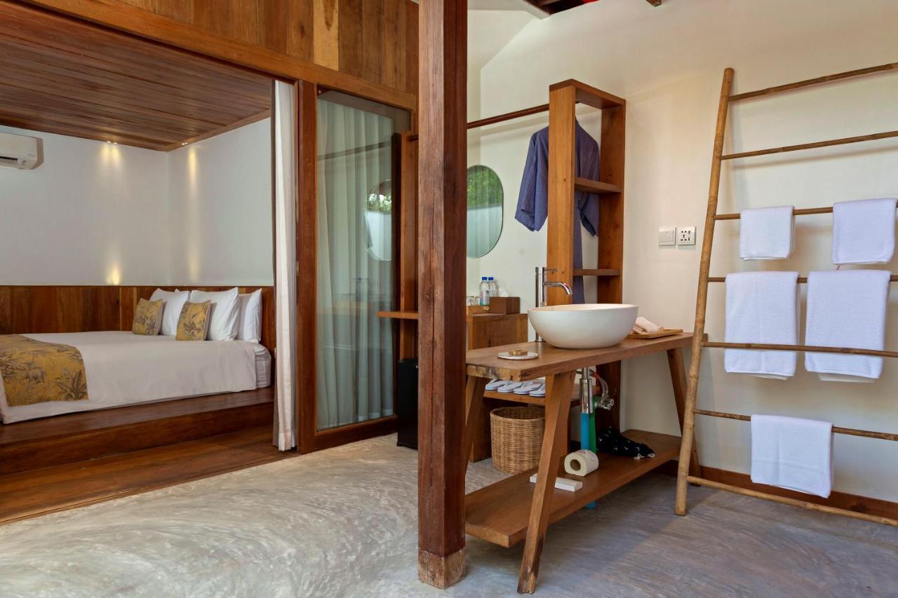 Island Center Point Hotel Đảo Koh Rong Samloem Ngoại thất bức ảnh