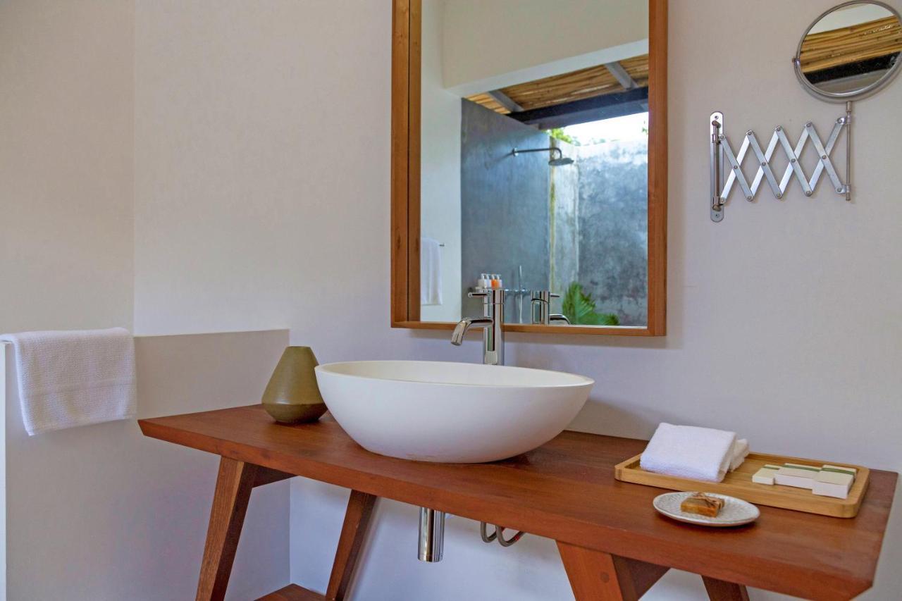 Island Center Point Hotel Đảo Koh Rong Samloem Ngoại thất bức ảnh