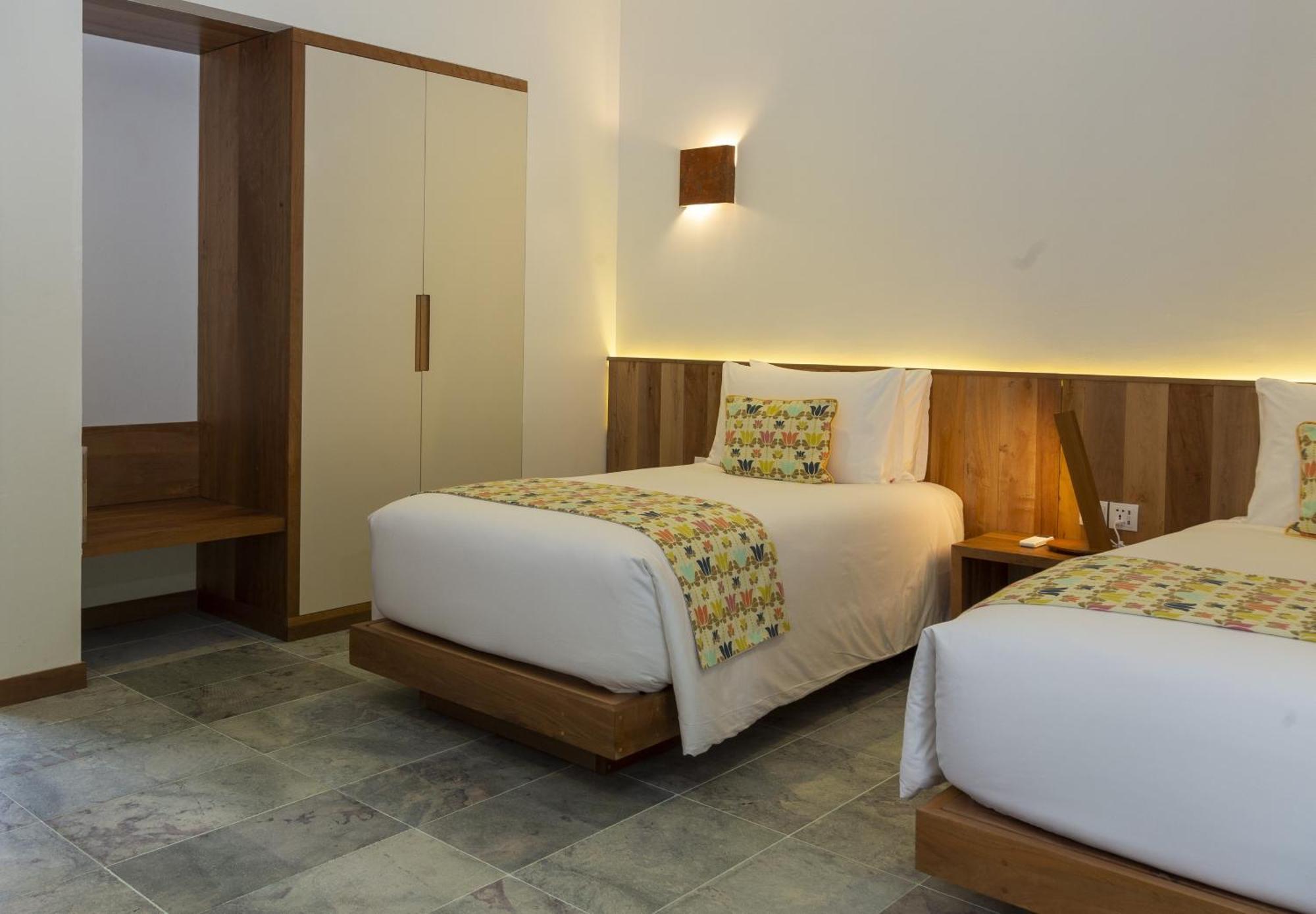 Island Center Point Hotel Đảo Koh Rong Samloem Ngoại thất bức ảnh